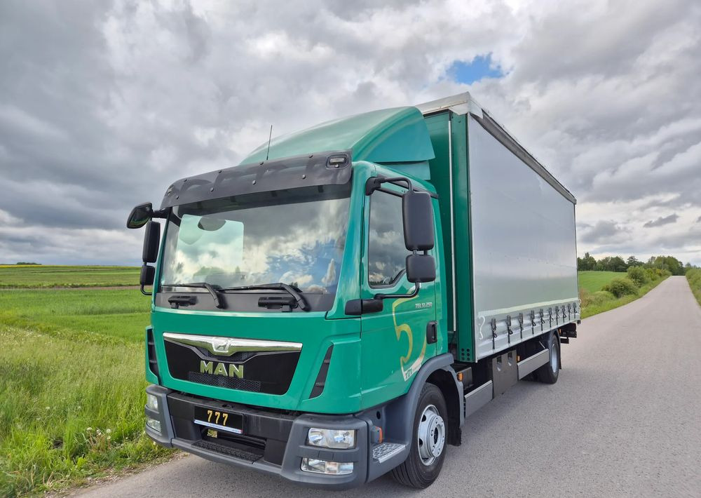 MAN TGL 12.250 6.2m AUTOMAT KLIMA z Niemiec ESP nowe opony EURO 6 / 4.75 rozstaw / zawiesie na wózek widłowy / TOP STAN / okazja nauka jazdy MOŻLIWOŚĆ DOSTOSOWANIA 12t - Тентована вантажівка: фото 3 MAN TGL 12.250 6.2m AUTOMAT KLIMA z Niemiec ESP nowe opony EURO 6 / 4.75 rozstaw / zawiesie na wózek widłowy / TOP STAN / okazja nauka jazdy MOŻLIWOŚĆ DOSTOSOWANIA 12t - Тентована вантажівка: фото 3