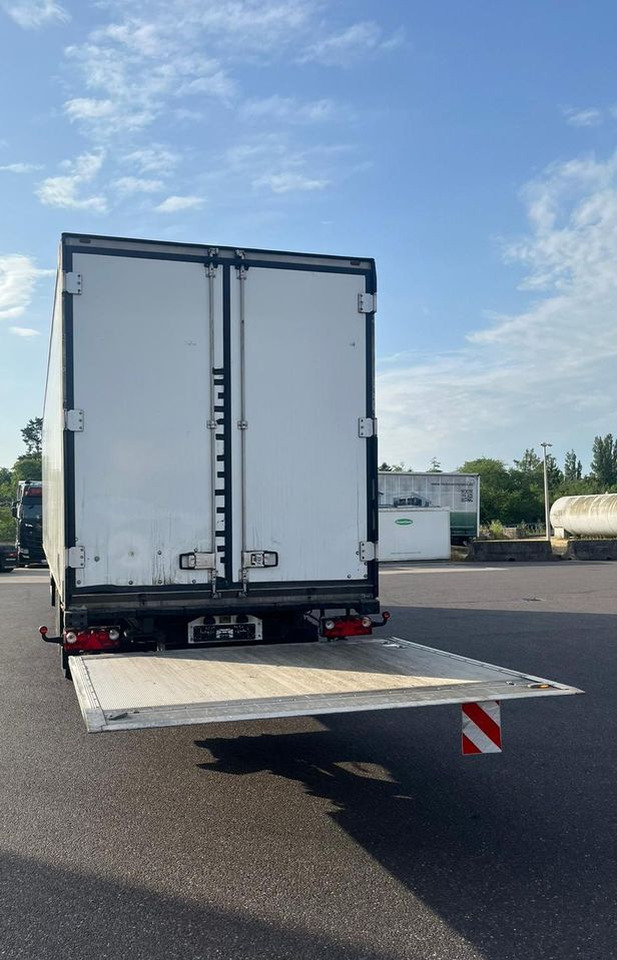 Schmitz Cargobull CARRIER MAXIMA 1300 / WINDA / DOPPEL STOCK / ŚCIANA GRODZIOWA / BELKI / PODNOSZONA OŚ / z Niemiec / TOP STAN 2011/ CARRIER CHŁODNIA CHLODNIA LODÓWKA PODWÓJNY ZAŁADUNEK PIĘTROWA - Рефрижератор напівпричіп: фото 5 Schmitz Cargobull CARRIER MAXIMA 1300 / WINDA / DOPPEL STOCK / ŚCIANA GRODZIOWA / BELKI / PODNOSZONA OŚ / z Niemiec / TOP STAN 2011/ CARRIER CHŁODNIA CHLODNIA LODÓWKA PODWÓJNY ZAŁADUNEK PIĘTROWA - Рефрижератор напівпричіп: фото 5