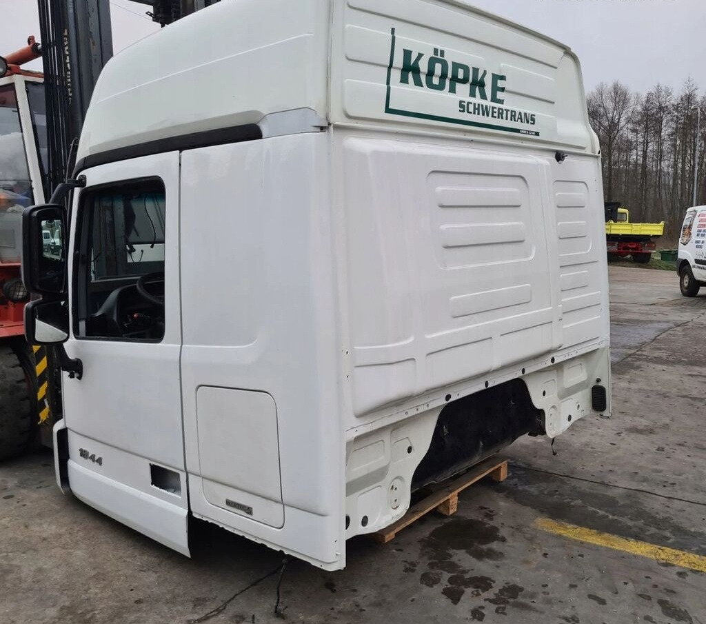 Mercedes-Benz ACTROS MP 3 MEGA SPACE - Кабіна в категорії Вантажівки: фото 4 Mercedes-Benz ACTROS MP 3 MEGA SPACE - Кабіна в категорії Вантажівки: фото 4