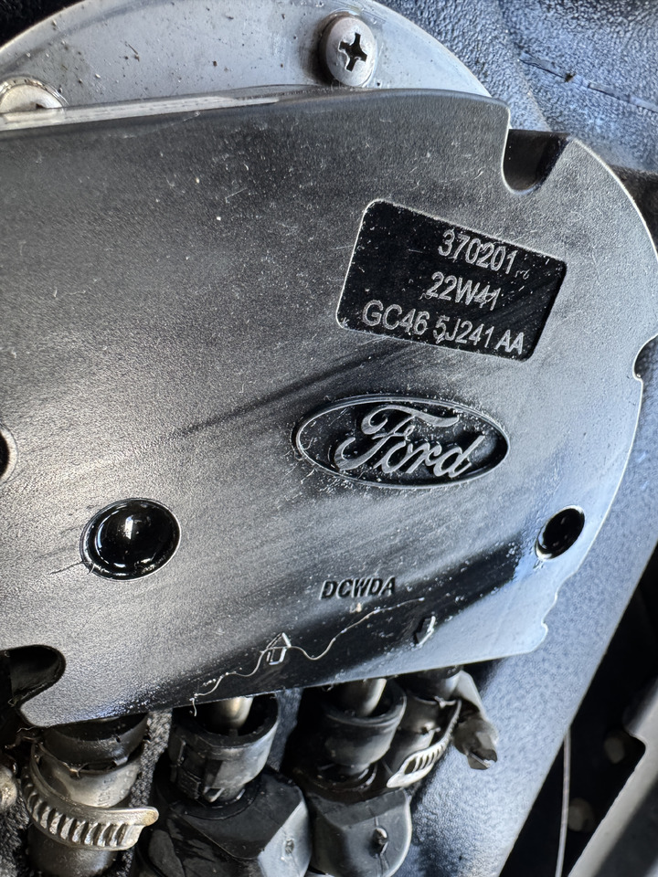 Ford F-Max Cargo - Бак AdBlue: фото 3 Ford F-Max Cargo - Бак AdBlue: фото 3