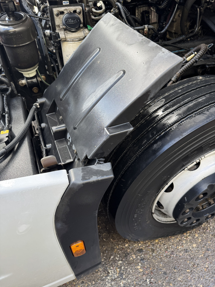 Ford F-Max - Крило: фото 1 Ford F-Max - Крило: фото 1