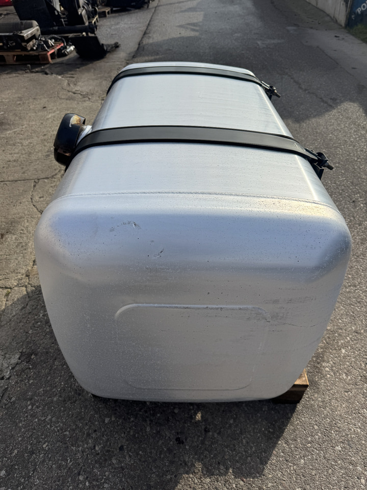 Ford F-Max - Паливний бак: фото 3 Ford F-Max - Паливний бак: фото 3