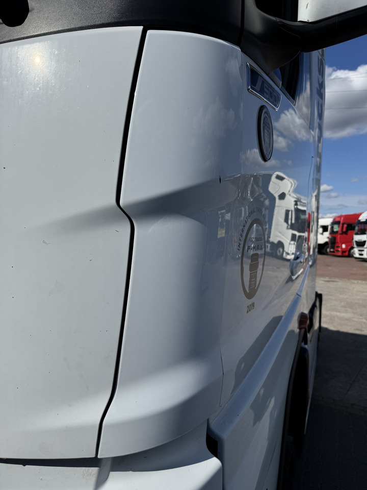 Ford F-Max - Кут бампера: фото 2 Ford F-Max - Кут бампера: фото 2