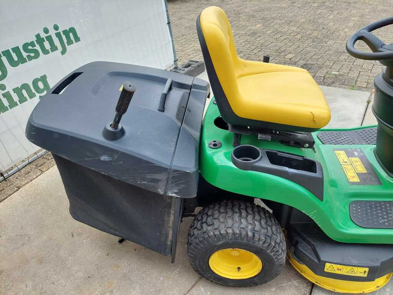 John Deere X 135R - Газонокосарка: фото 4 John Deere X 135R - Газонокосарка: фото 4