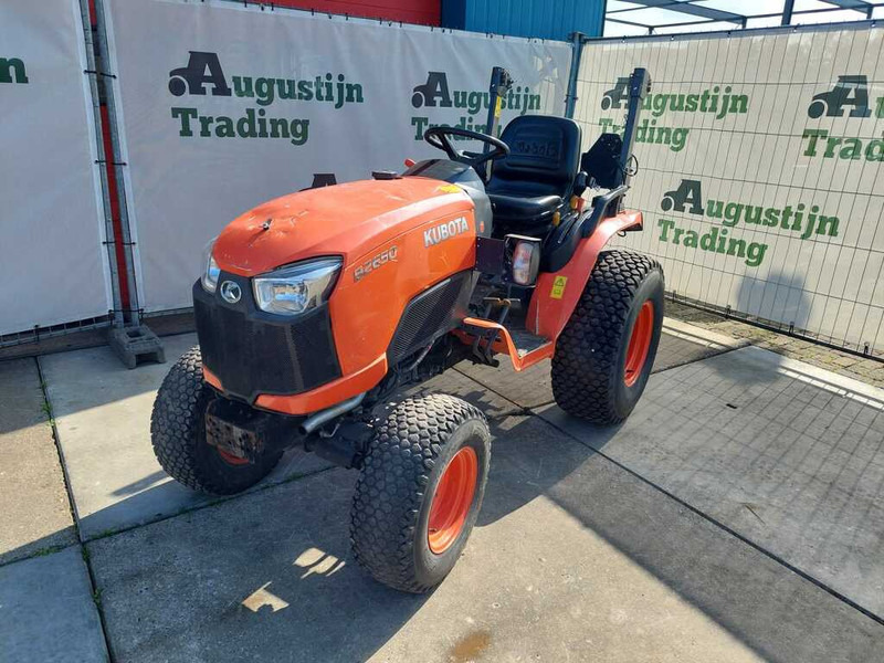Kubota B 2650 HST - Трактор: фото 1 Kubota B 2650 HST - Трактор: фото 1
