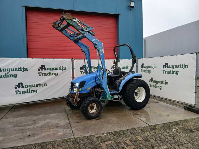 New Holland TC 40 - Трактор: фото 1 New Holland TC 40 - Трактор: фото 1