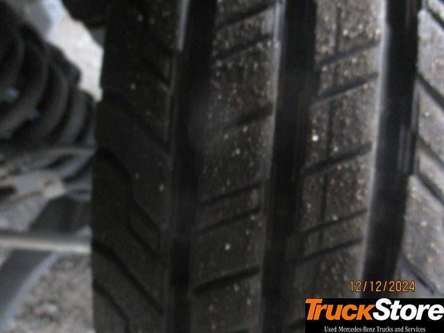 FUSO Canter 3C15 - Фургон з закритим кузовом: фото 5 FUSO Canter 3C15 - Фургон з закритим кузовом: фото 5