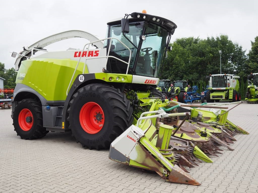 Claas Jaguar 940 4WD + Orbis 600 SD - Кормозбиральний комбайн: фото 4 Claas Jaguar 940 4WD + Orbis 600 SD - Кормозбиральний комбайн: фото 4