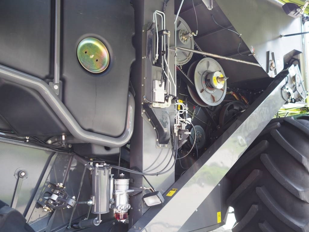 Зернозбиральний комбайн Claas Lexion 750 GPS + V770: фото 10 Зернозбиральний комбайн Claas Lexion 750 GPS + V770: фото 10