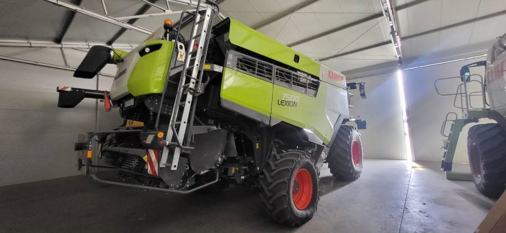 Claas Lexion 7500 + V930 - Зернозбиральний комбайн: фото 4 Claas Lexion 7500 + V930 - Зернозбиральний комбайн: фото 4