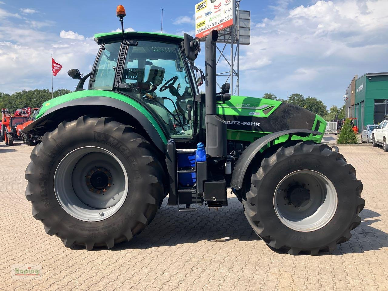 Deutz-Fahr 7250 Agrotron TTV - Трактор: фото 3 Deutz-Fahr 7250 Agrotron TTV - Трактор: фото 3