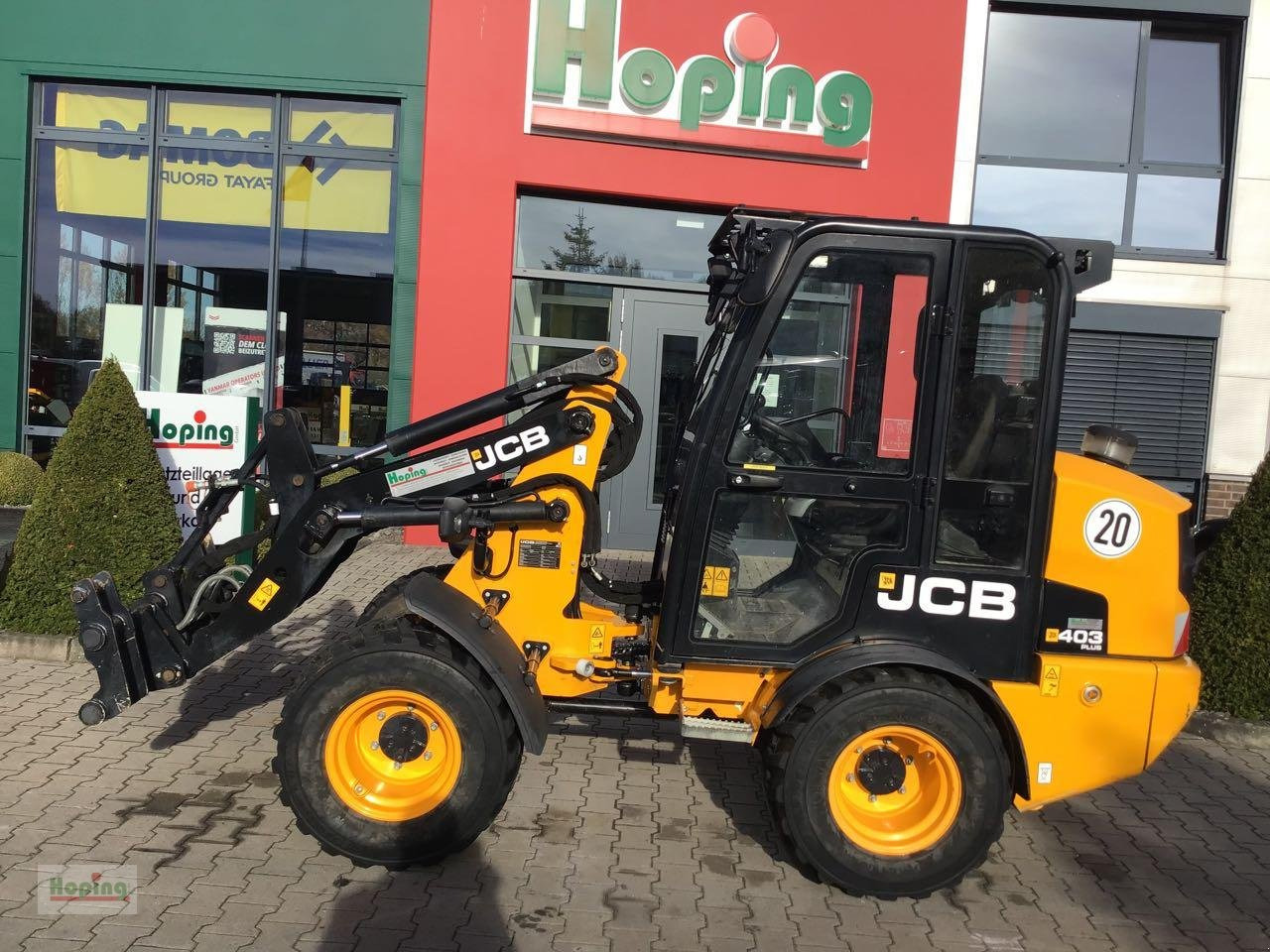 JCB 403 PLUS - Компактний фронтальний навантажувач: фото 1 JCB 403 PLUS - Компактний фронтальний навантажувач: фото 1