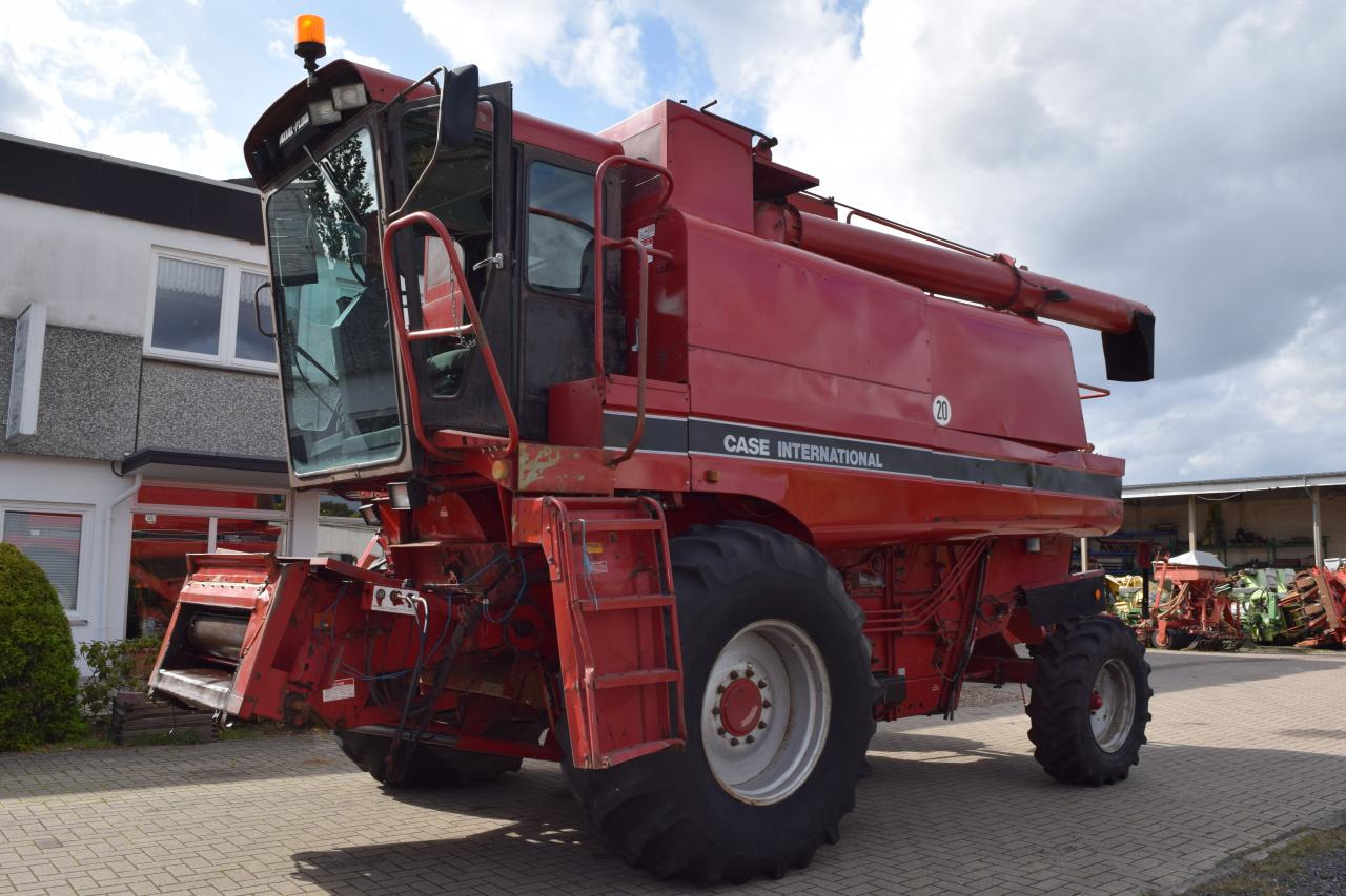 Case-IH 1680 Axial - Зернозбиральний комбайн: фото 1 Case-IH 1680 Axial - Зернозбиральний комбайн: фото 1