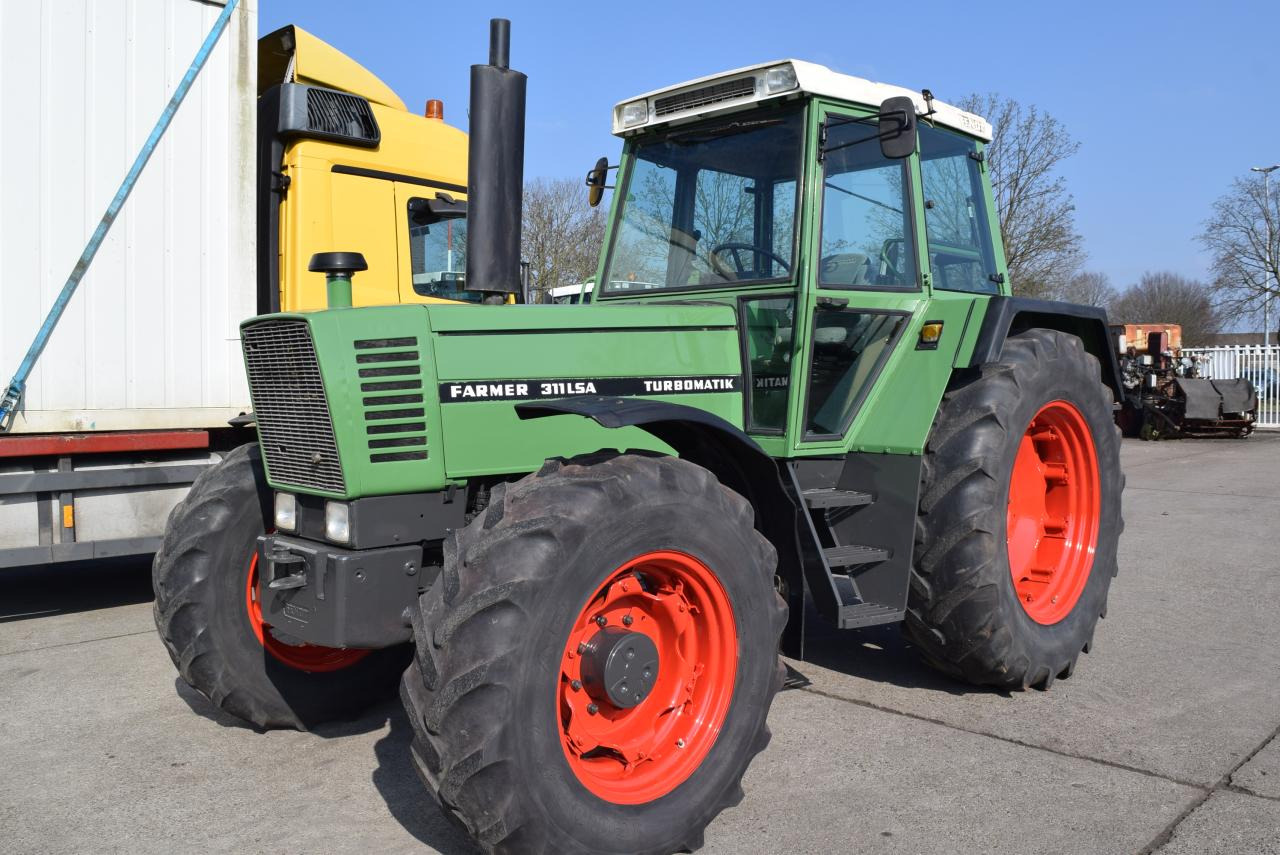 Fendt Farmer 311 LSA - Трактор: фото 2 Fendt Farmer 311 LSA - Трактор: фото 2