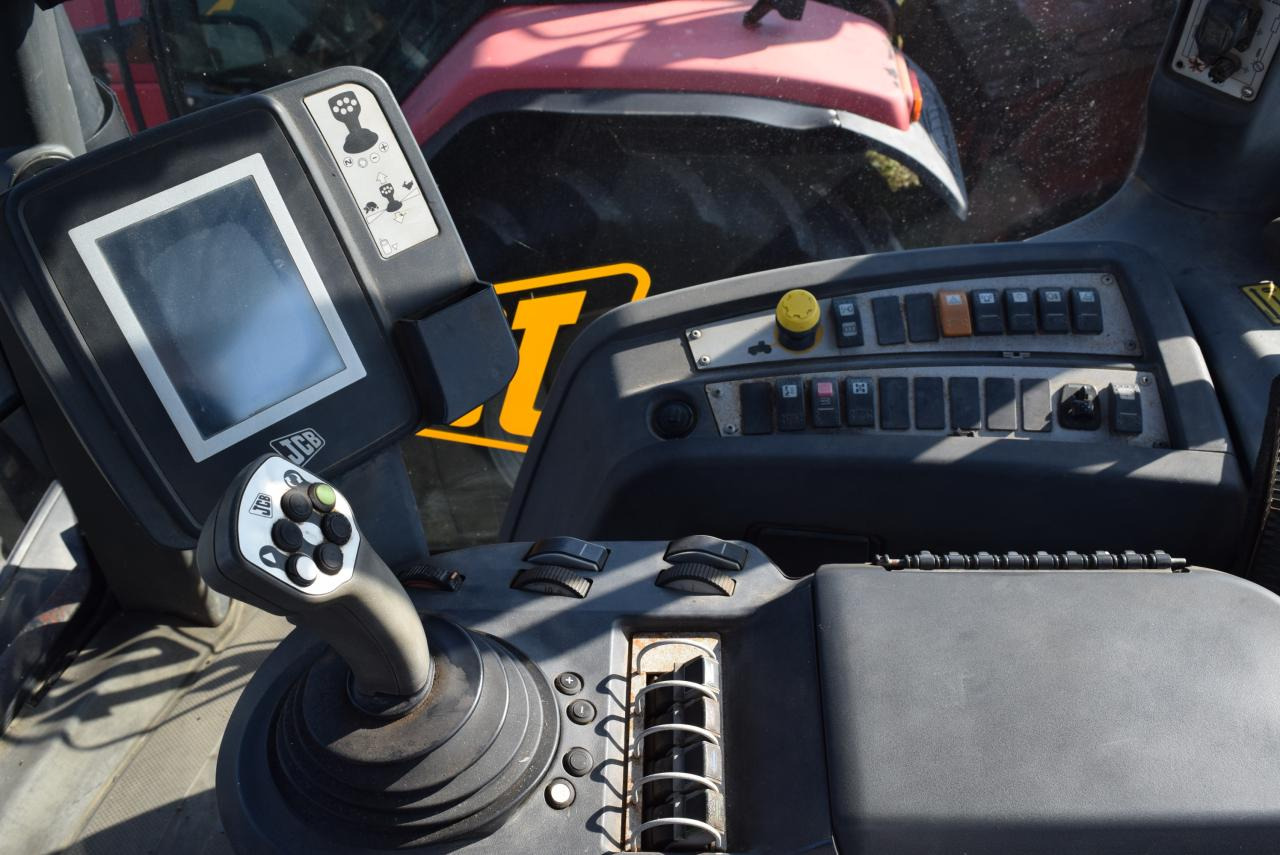 Трактор JCB Fastrac 8250: фото 9