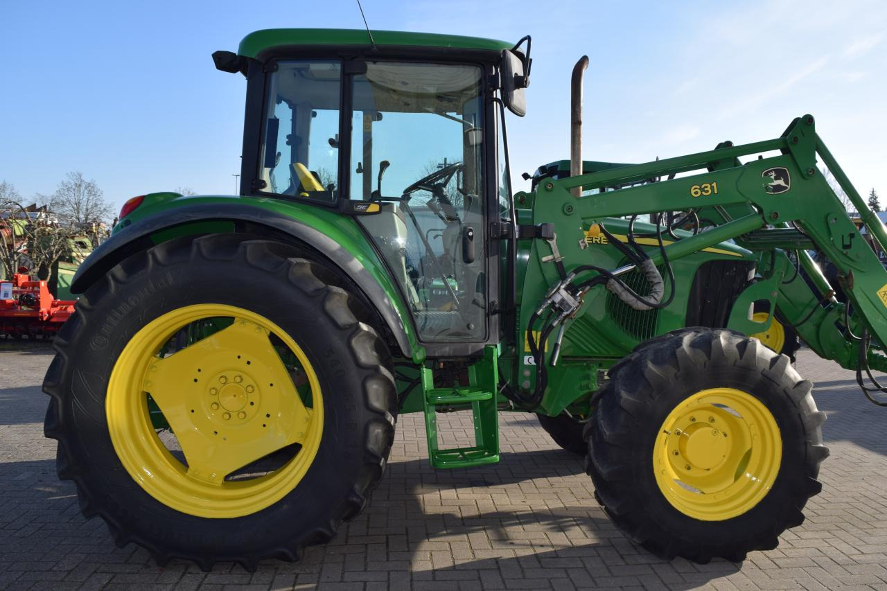 John Deere 6220 - Трактор: фото 4 John Deere 6220 - Трактор: фото 4