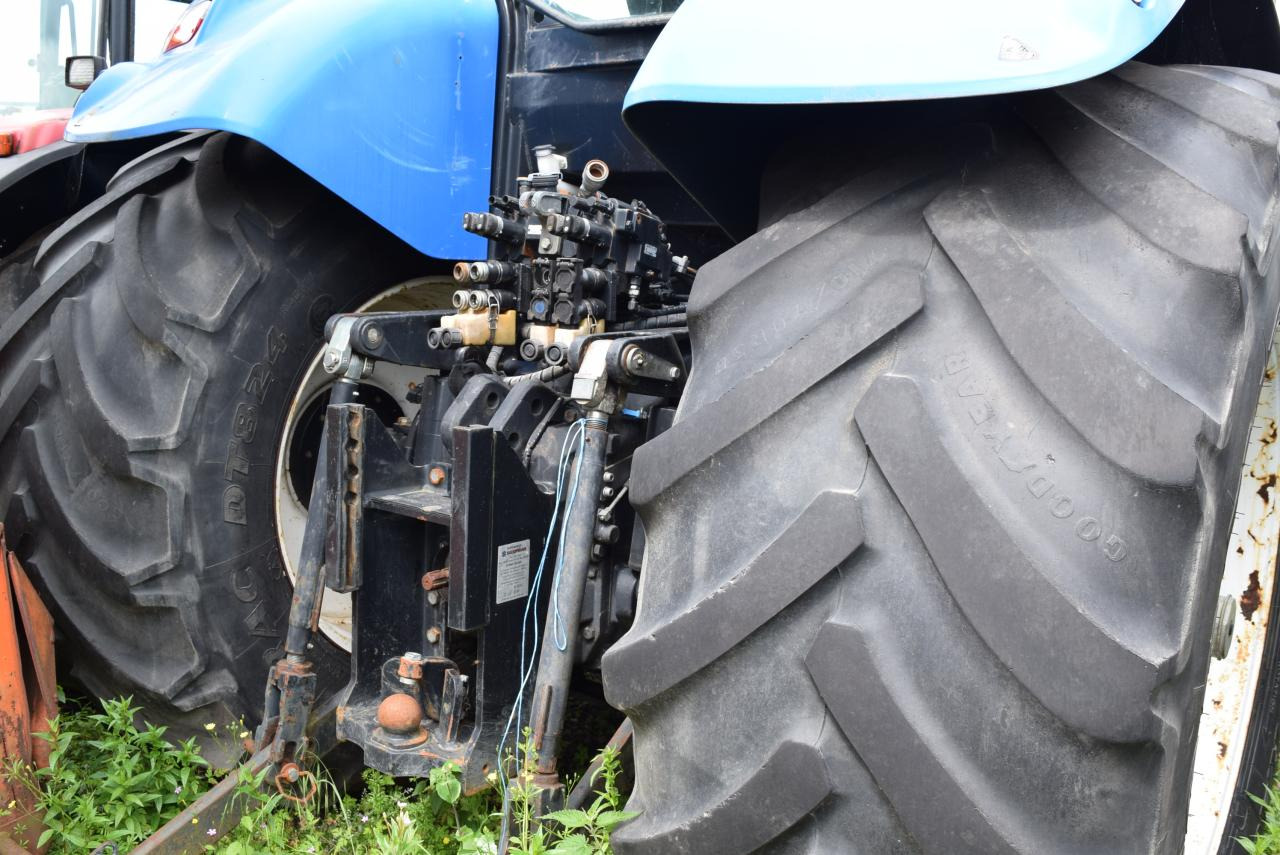 New Holland T 7040 - Трактор: фото 4 New Holland T 7040 - Трактор: фото 4