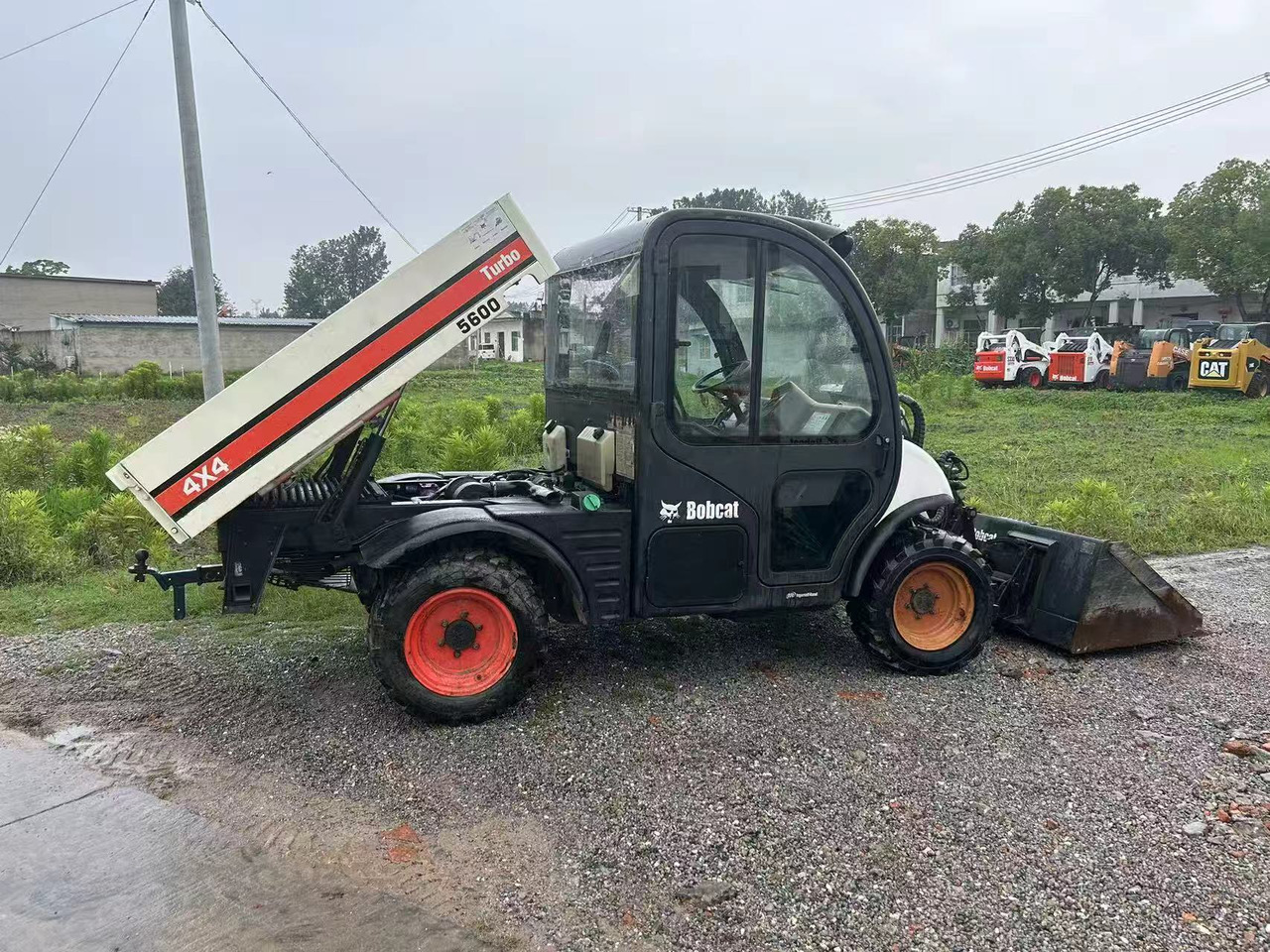 BOBCAT 5600 Toolcat - Міні-навантажувач: фото 2 BOBCAT 5600 Toolcat - Міні-навантажувач: фото 2