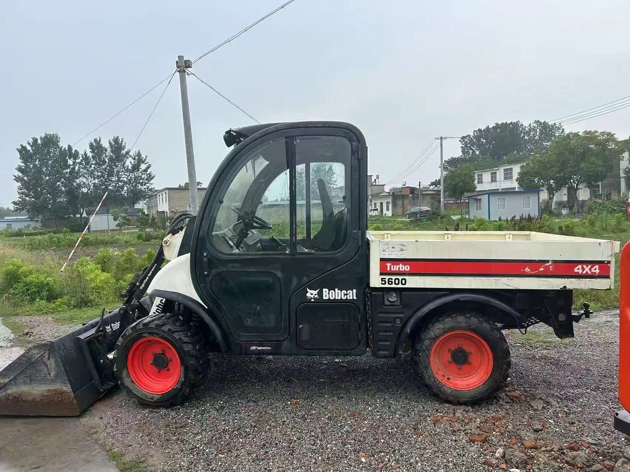BOBCAT 5600 Toolcat - Міні-навантажувач: фото 1 BOBCAT 5600 Toolcat - Міні-навантажувач: фото 1