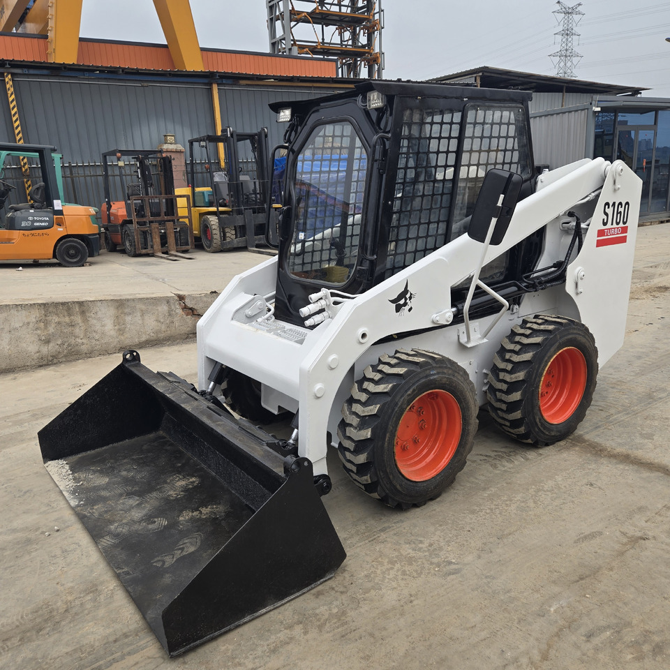 BOBCAT S160 - Міні-навантажувач: фото 1 BOBCAT S160 - Міні-навантажувач: фото 1