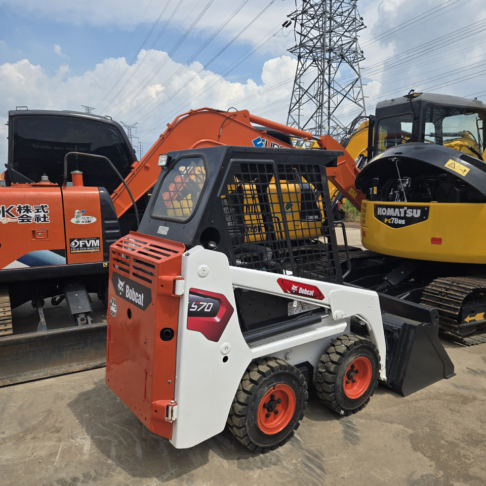 BOBCAT S70 - Міні-навантажувач: фото 1 BOBCAT S70 - Міні-навантажувач: фото 1