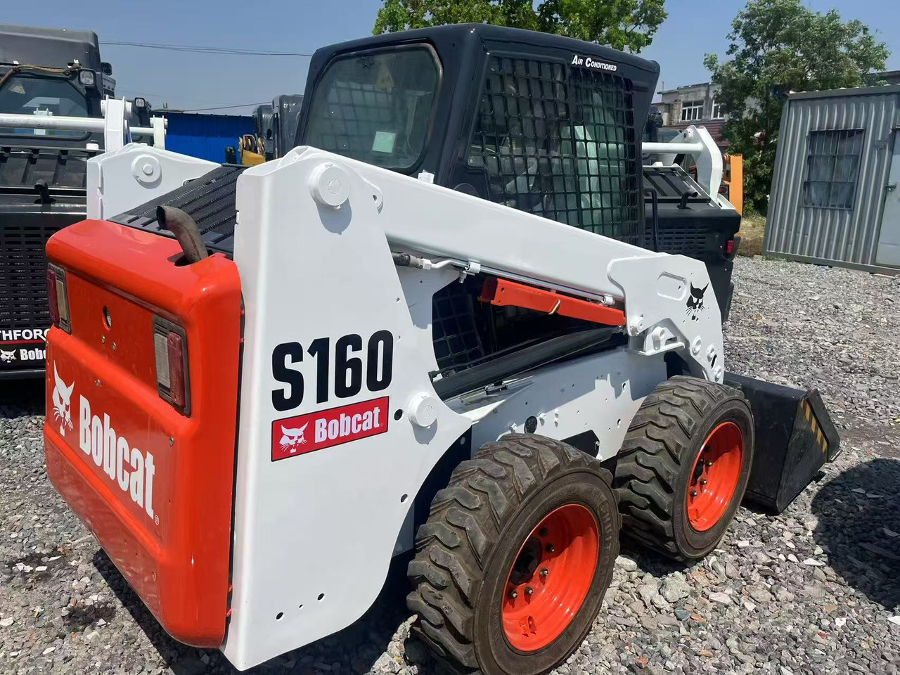 Bobcat S160 - Міні-навантажувач: фото 1 Bobcat S160 - Міні-навантажувач: фото 1