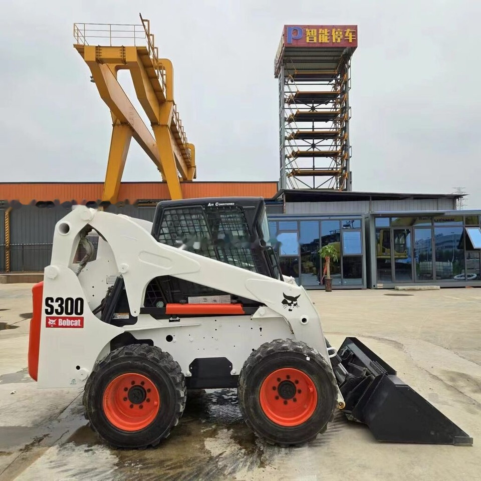 Bobcat S300 - Міні-навантажувач: фото 2 Bobcat S300 - Міні-навантажувач: фото 2