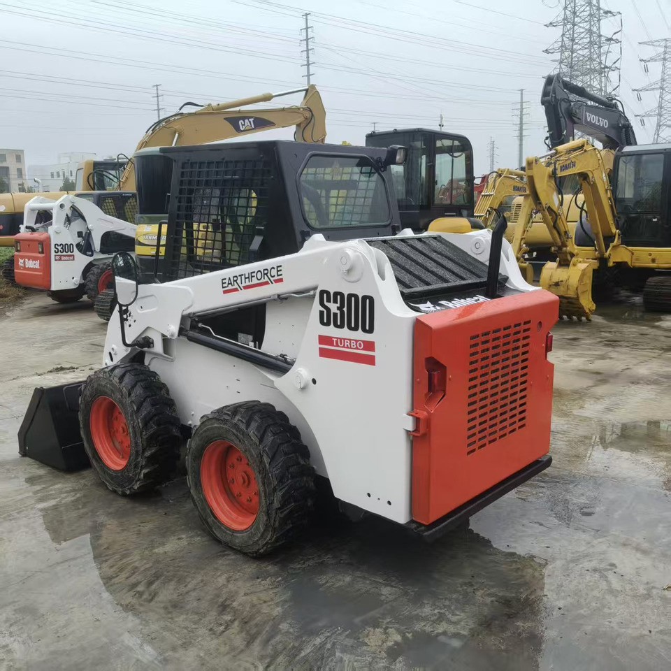 Bobcat S300 - Міні-навантажувач: фото 2 Bobcat S300 - Міні-навантажувач: фото 2