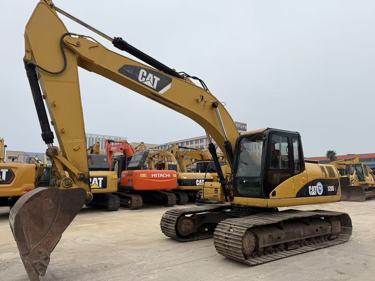 CAT 320D - Гусеничний екскаватор: фото 1 CAT 320D - Гусеничний екскаватор: фото 1