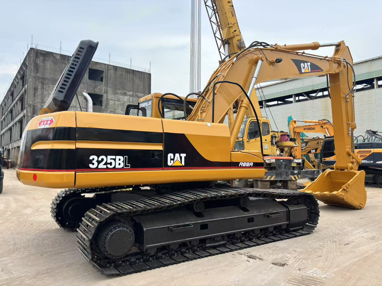 CATERPILLAR 325B - Гусеничний екскаватор: фото 2 CATERPILLAR 325B - Гусеничний екскаватор: фото 2