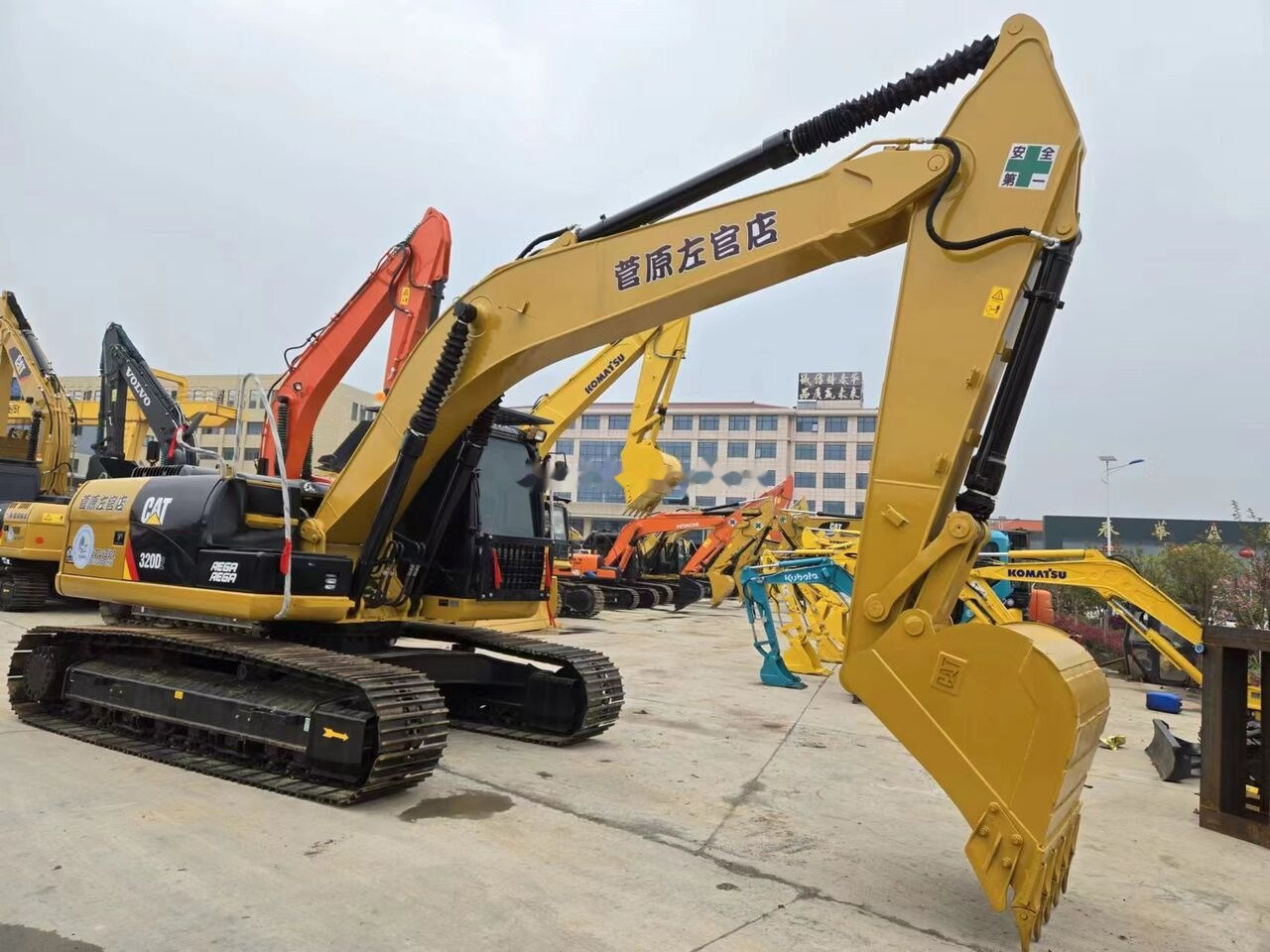 Caterpillar 320D2 - Гусеничний екскаватор: фото 3 Caterpillar 320D2 - Гусеничний екскаватор: фото 3