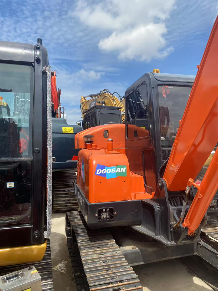 Doosan DH55 - Міні-екскаватор: фото 2 Doosan DH55 - Міні-екскаватор: фото 2