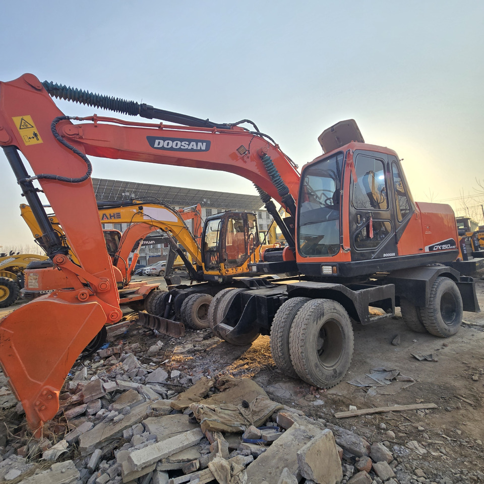 Doosan DX150W-9C - Колісний екскаватор: фото 3 Doosan DX150W-9C - Колісний екскаватор: фото 3