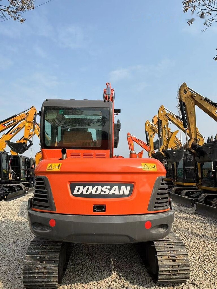 Doosan DX60 - Міні-екскаватор: фото 2 Doosan DX60 - Міні-екскаватор: фото 2