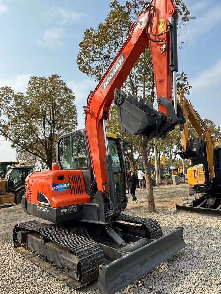 Doosan DX60 - Міні-екскаватор: фото 4 Doosan DX60 - Міні-екскаватор: фото 4