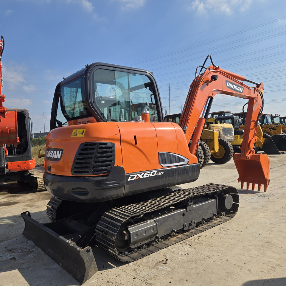 Doosan DX60 - Міні-екскаватор: фото 4 Doosan DX60 - Міні-екскаватор: фото 4