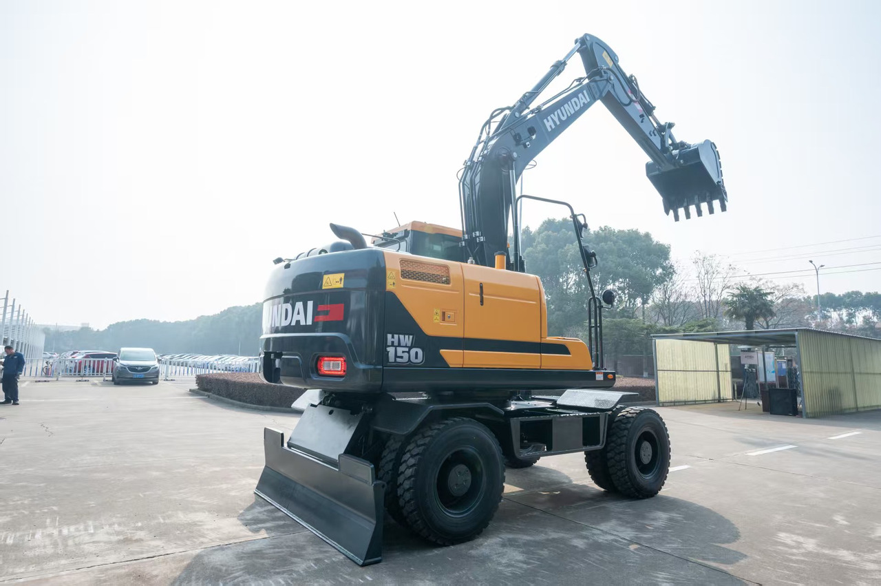 HYUNDAI HW150 - Колісний екскаватор: фото 1 HYUNDAI HW150 - Колісний екскаватор: фото 1