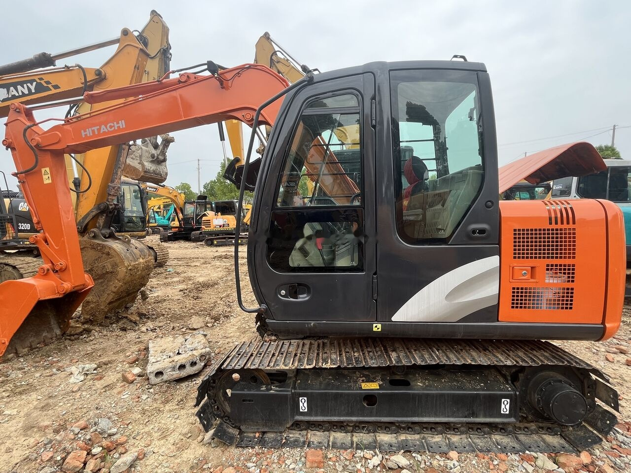 Hitachi ZX70 - Міні-екскаватор: фото 5 Hitachi ZX70 - Міні-екскаватор: фото 5