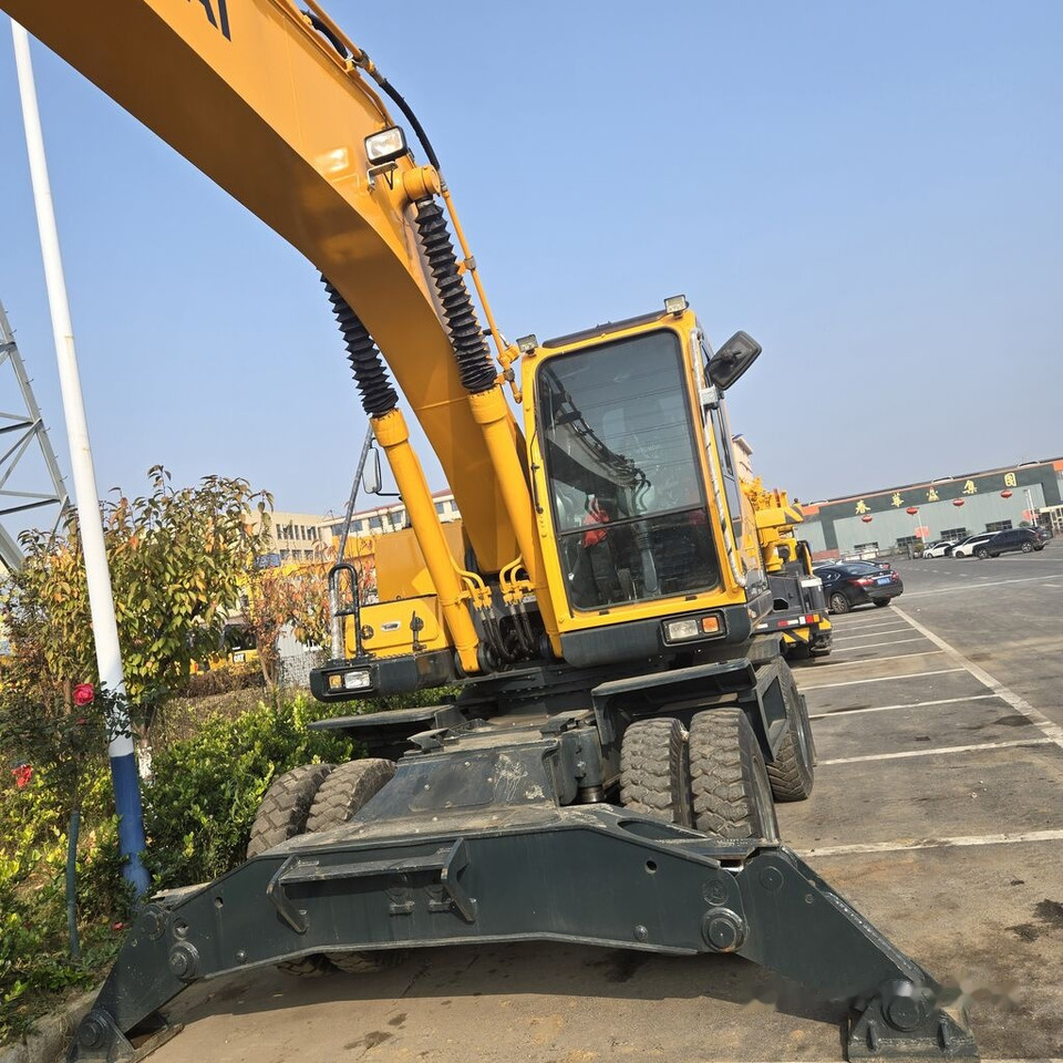 Hyundai R210W-9 - Колісний екскаватор: фото 4 Hyundai R210W-9 - Колісний екскаватор: фото 4
