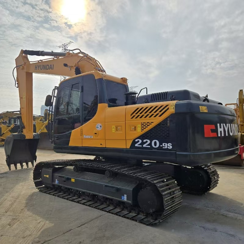 Hyundai R220-9S - Гусеничний екскаватор: фото 1 Hyundai R220-9S - Гусеничний екскаватор: фото 1