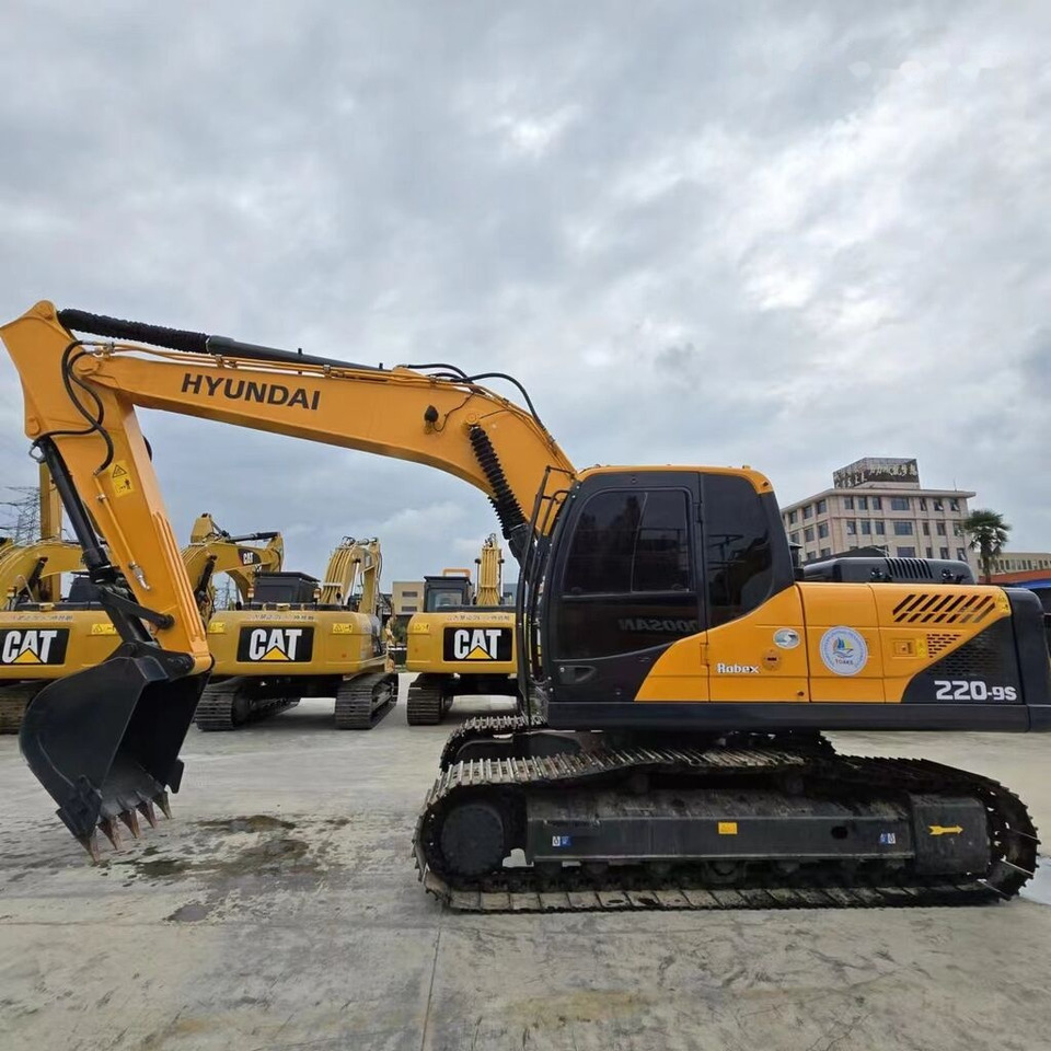 Hyundai R220LC-9s - Гусеничний екскаватор: фото 1 Hyundai R220LC-9s - Гусеничний екскаватор: фото 1