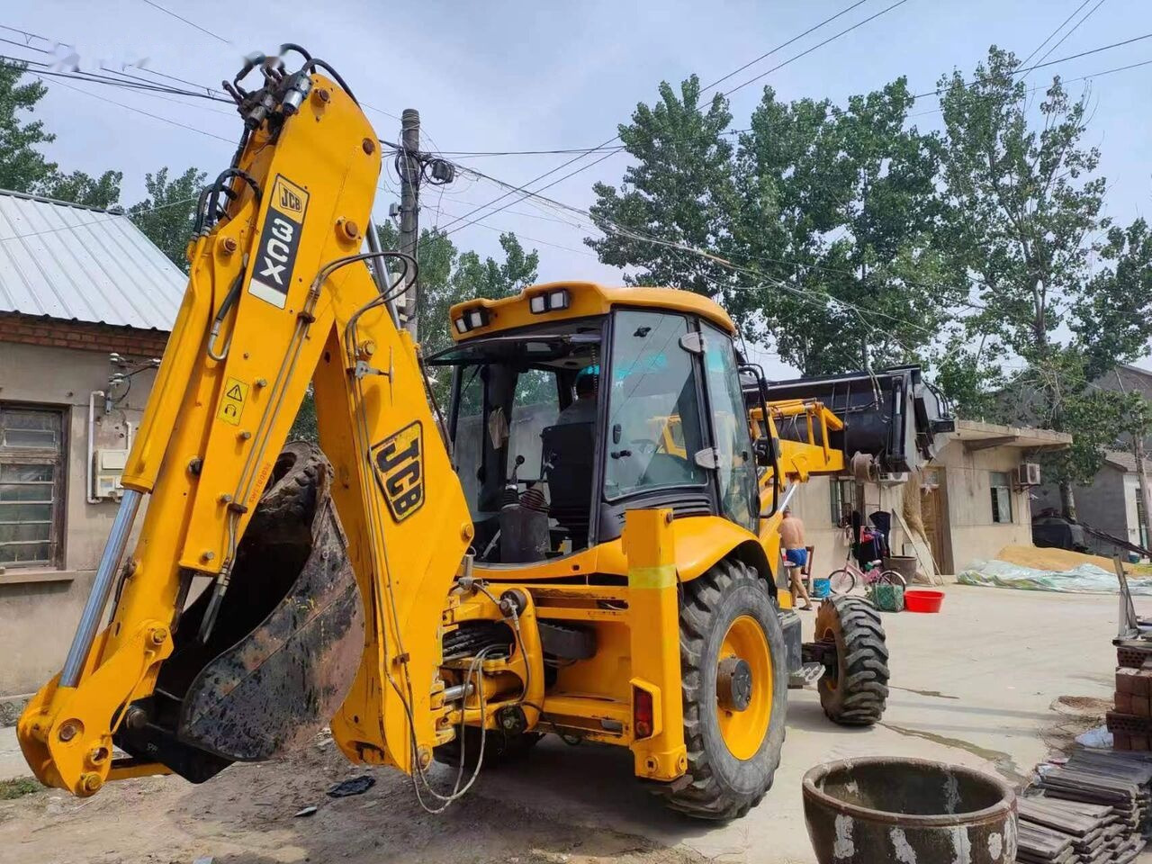 JCB 3CX - Екскаватор-навантажувач: фото 1 JCB 3CX - Екскаватор-навантажувач: фото 1