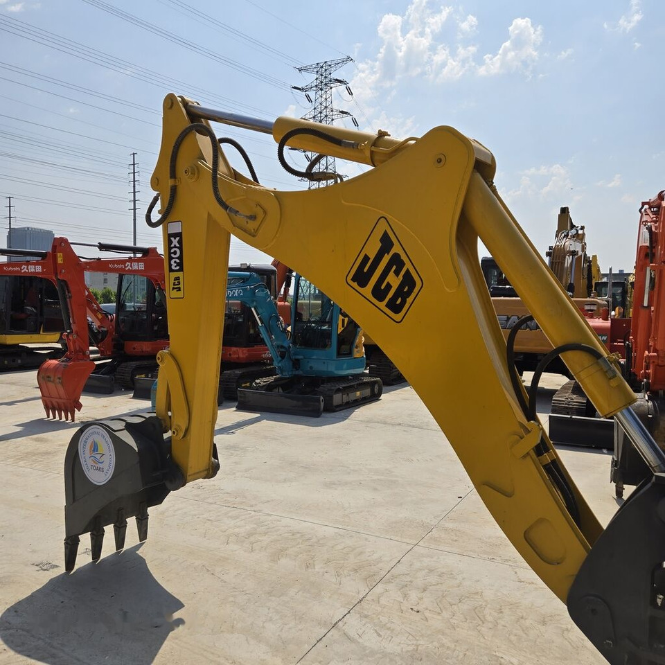 JCB 3CX - Екскаватор-навантажувач: фото 1 JCB 3CX - Екскаватор-навантажувач: фото 1