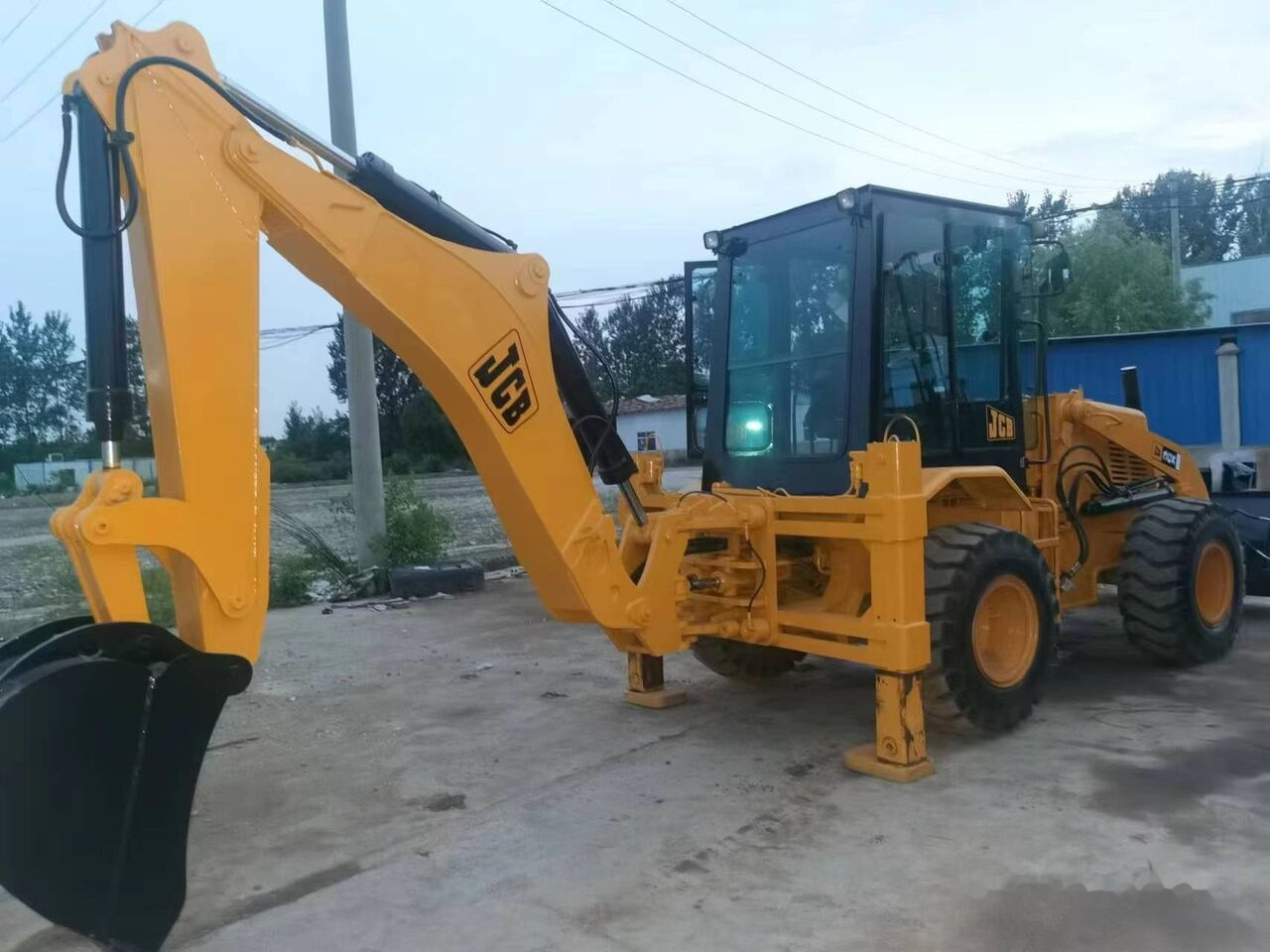 JCB 3CX - Екскаватор-навантажувач: фото 2 JCB 3CX - Екскаватор-навантажувач: фото 2