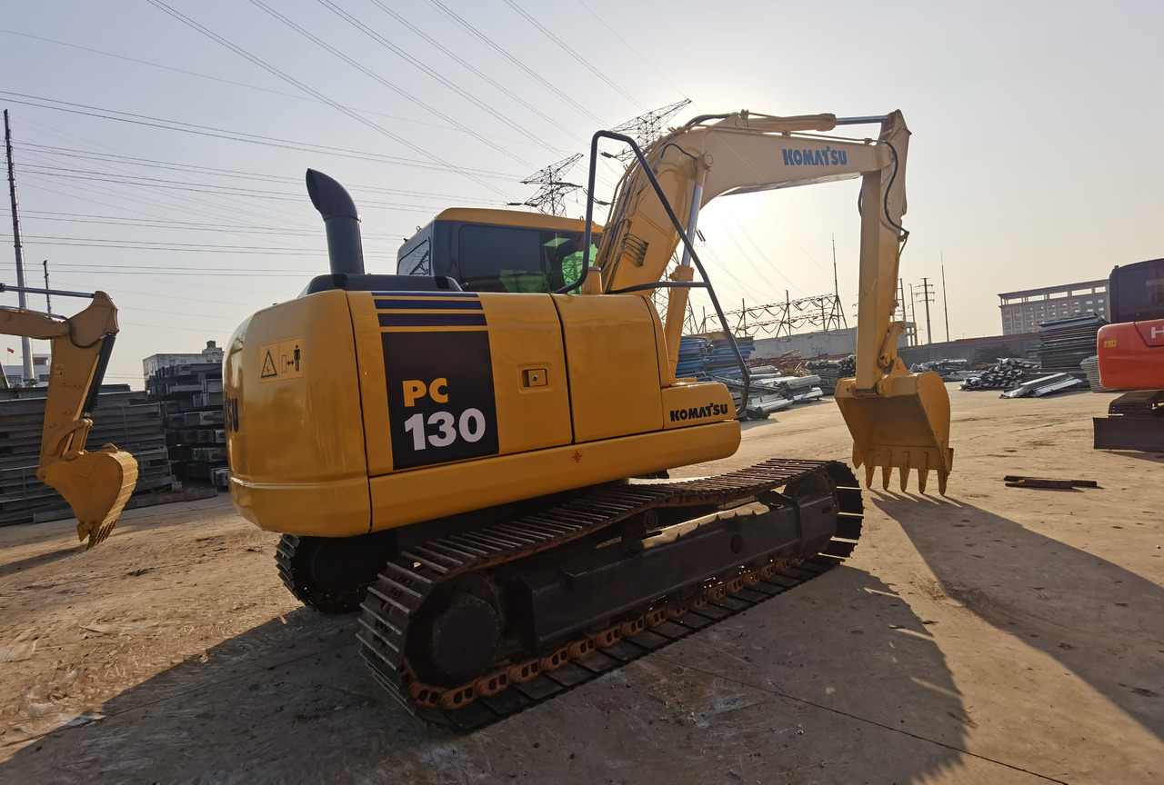 KOMATSU PC130-7 - Міні-екскаватор: фото 2 KOMATSU PC130-7 - Міні-екскаватор: фото 2