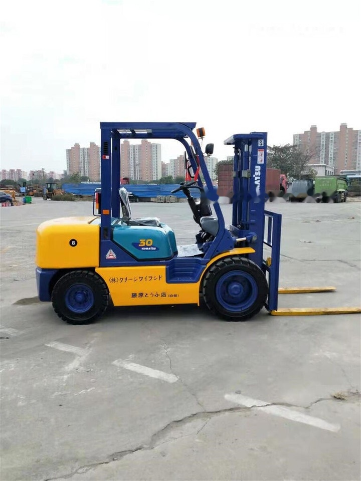 Komatsu FD30 - Дизельний навантажувач: фото 4 Komatsu FD30 - Дизельний навантажувач: фото 4