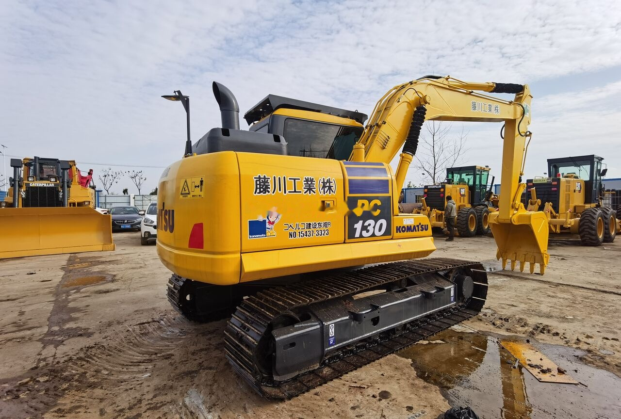 Komatsu PC130 - Гусеничний екскаватор: фото 1 Komatsu PC130 - Гусеничний екскаватор: фото 1