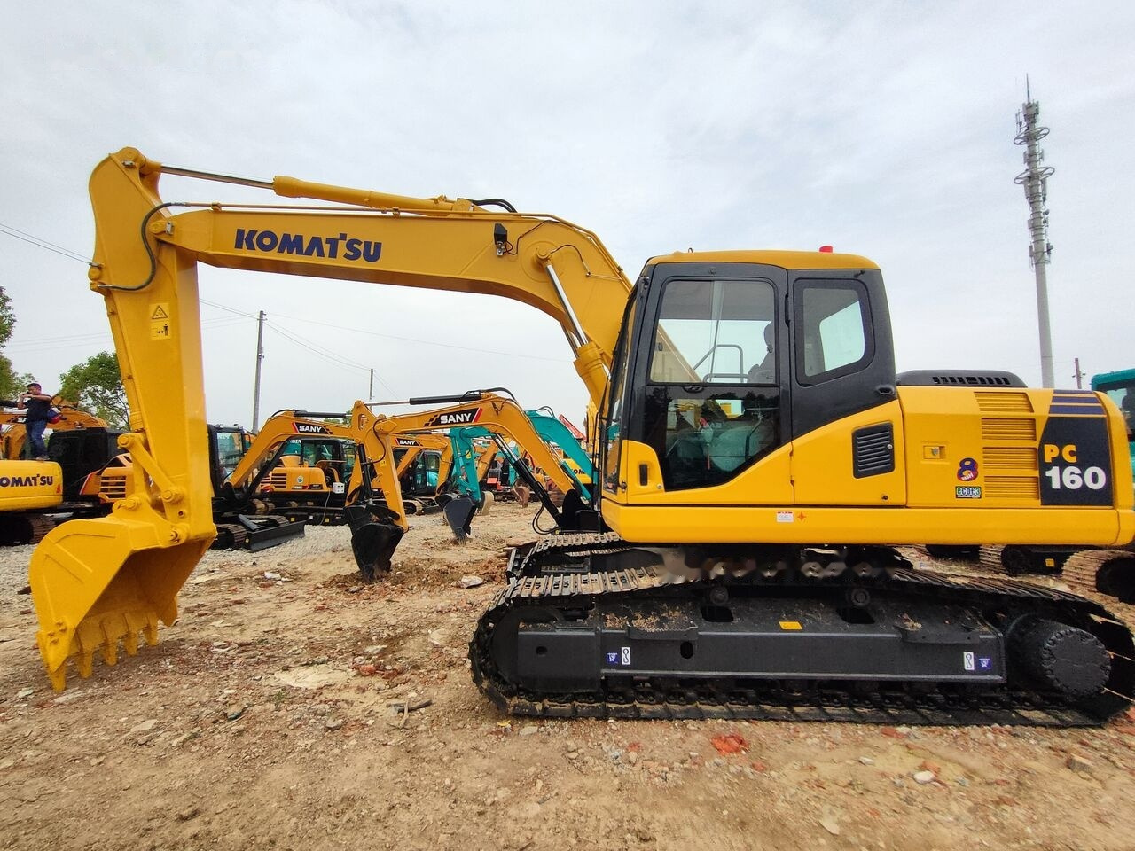 Komatsu PC160LC-7 - Гусеничний екскаватор: фото 1 Komatsu PC160LC-7 - Гусеничний екскаватор: фото 1