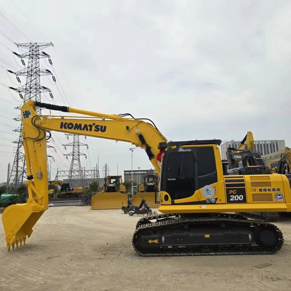 Komatsu PC200-8 - Гусеничний екскаватор: фото 3 Komatsu PC200-8 - Гусеничний екскаватор: фото 3