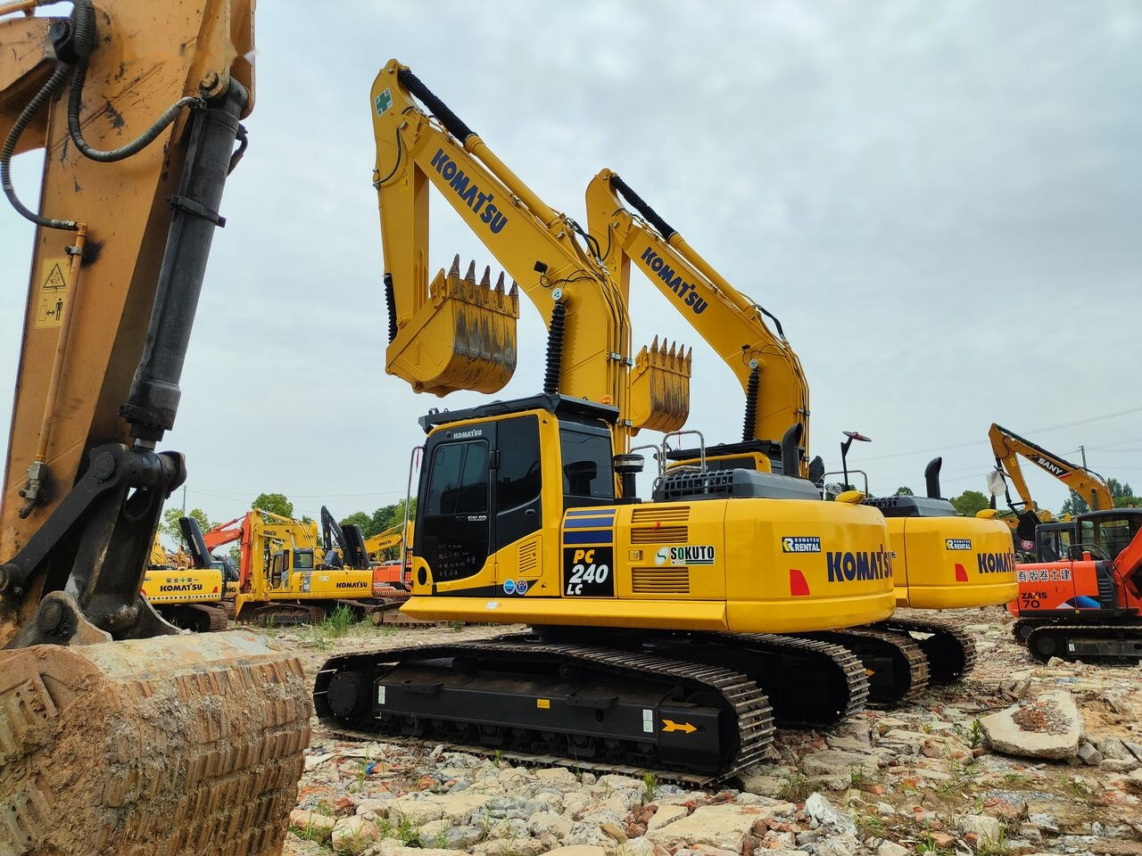 Komatsu PC240 - Гусеничний екскаватор: фото 3 Komatsu PC240 - Гусеничний екскаватор: фото 3